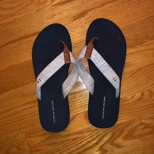 MAKE AN OFFEF| TOMMY HILFIGER flip flops